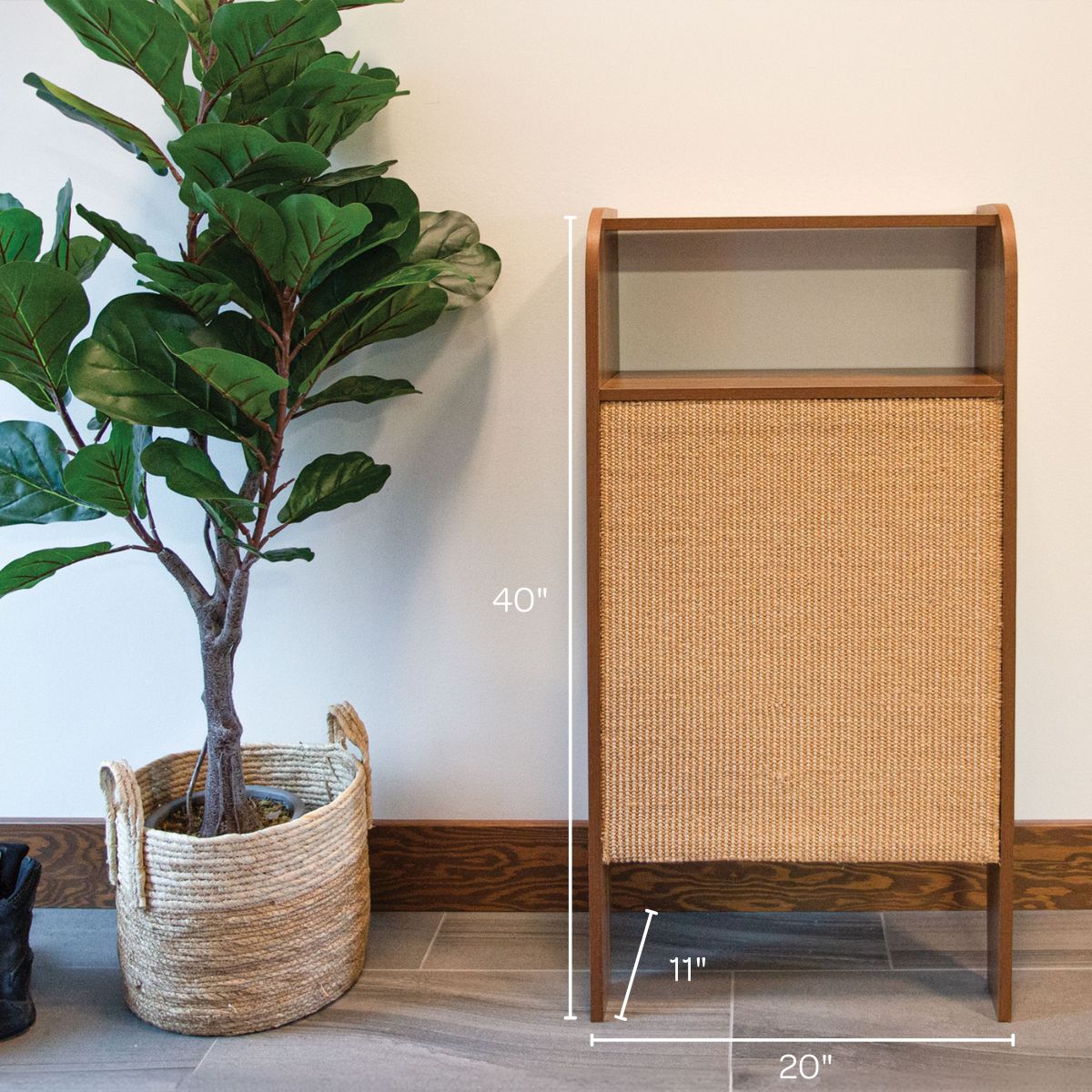 Wesley Scratching Post